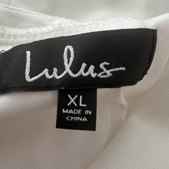 Elegant White Lace Maxi Dress - Picture 5 of 7